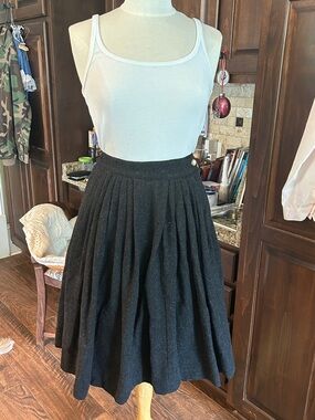 1960’s College Town Chicago Sz 26 Classic Black Pleated Wool Midi Skirt